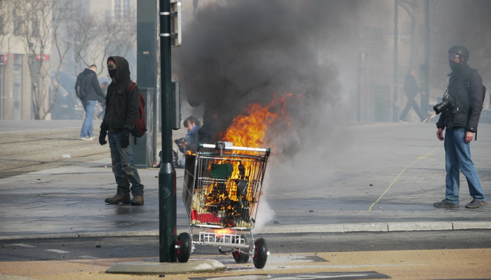 摩洛哥哀悼地震遇难者，死亡人数超过2000人