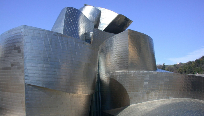 在洛杉矶市中心的迪斯尼音乐厅,毕业典礼上发生了一场打斗 在洛杉矶市中心的迪斯尼音乐厅,毕业典礼上发生了一场打斗