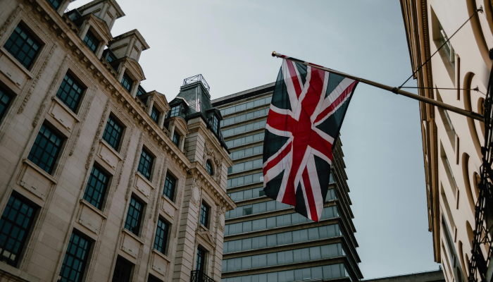 斯塔默与伦敦市长举行会谈，他将乌克斯桥的失败归咎于乌雷斯