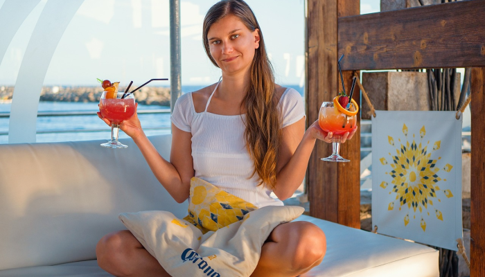 六名游客在西班牙“轮奸”英国少女后被捕 六名游客在西班牙“轮奸”英国少女后被捕