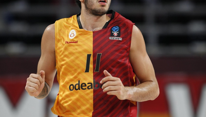 在多特蒙德的胜利是拜仁慕尼黑进步教练图切尔的关键