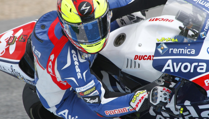 佛罗里达州警方称,一名在路上停车帮助受伤狗的司机被SUV撞死 佛罗里达州警方称,一名在路上停车帮助受伤狗的司机被SUV撞死