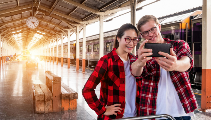 杰米·多南“跟着一个女人下了火车”,为出演《堕落》中的跟踪狂角色做准备 杰米·多南“跟着一个女人下了火车”,为出演《堕落》中的跟踪狂角色做准备