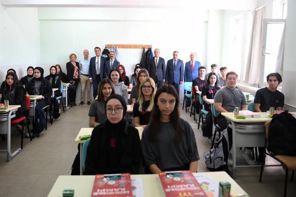 Türkiye sees surge in high school graduates among young adults: Report