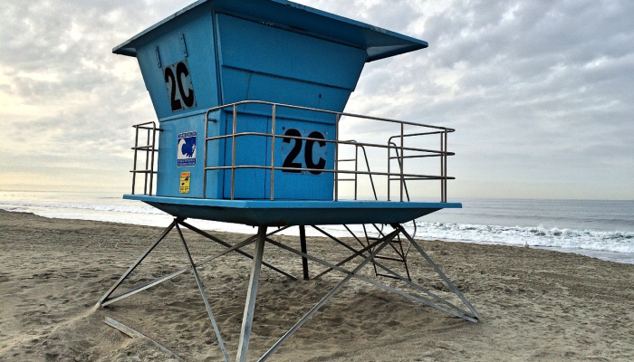 尼泊尔西北部发生强烈地震，造成至少157人死亡，救援行动迅速展开