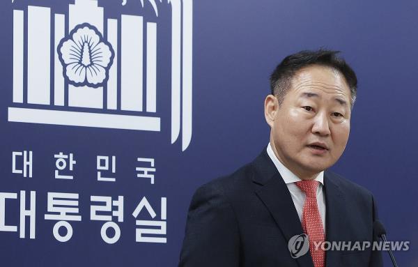 Jeon Kwang-sam, new senior presidential secretary for civil and social agenda, speaks to reporters at the presidential office in Seoul on May 10, 2024. (Pool photo) (Yonhap)